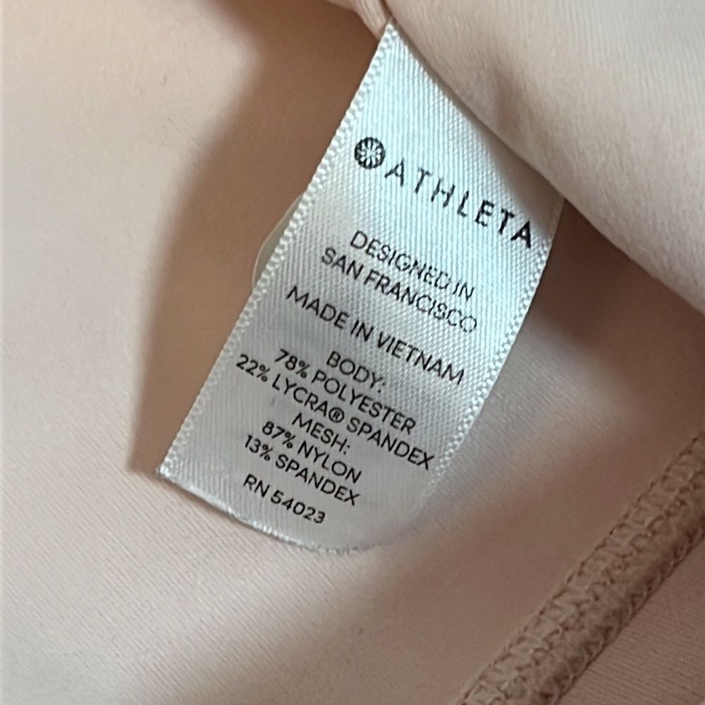 EUC Athleta Pale Peach Colored Leggings (M) - Picture 10 of 12